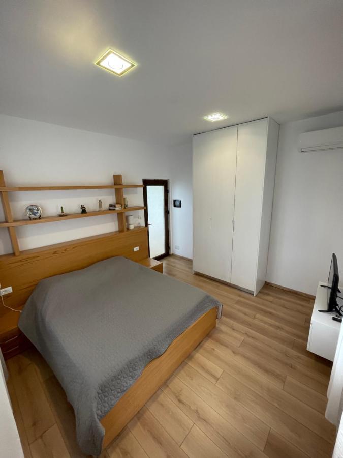 Gjiri Lalzit Apartment Драч Екстериор снимка